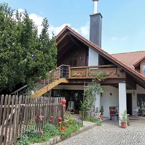 Und Auf Dem Pferdehof Apartment